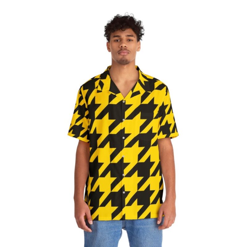 Oversized yellow and black houndstooth pattern Hawaiian shirt - People Front